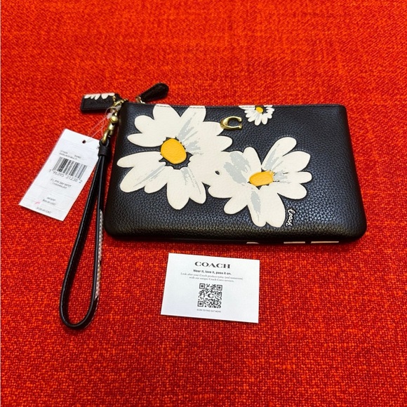 ❤️❤️NWT Coach Pebble Leather Wristlet With Floral Print - Black Multi❤️❤️ - Picture 9 of 12